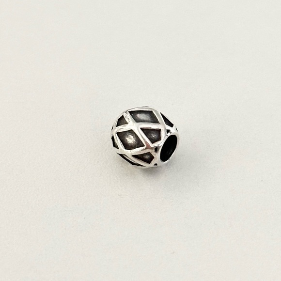 Pandora 925 Criss Cross Web Rare Retired Bead Charm - Picture 2 of 5